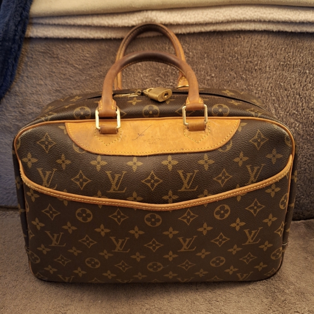 Louis Vuitton Deauville monogram